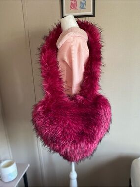 Cute Large Y2K Grunge faux Fur burgundy Heart Purse